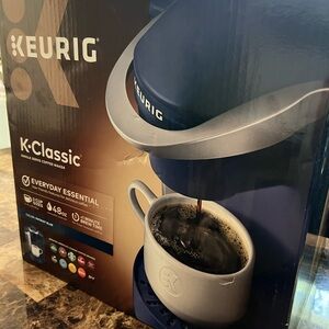 Keurig K-Classic Coffee Brewer in Navy